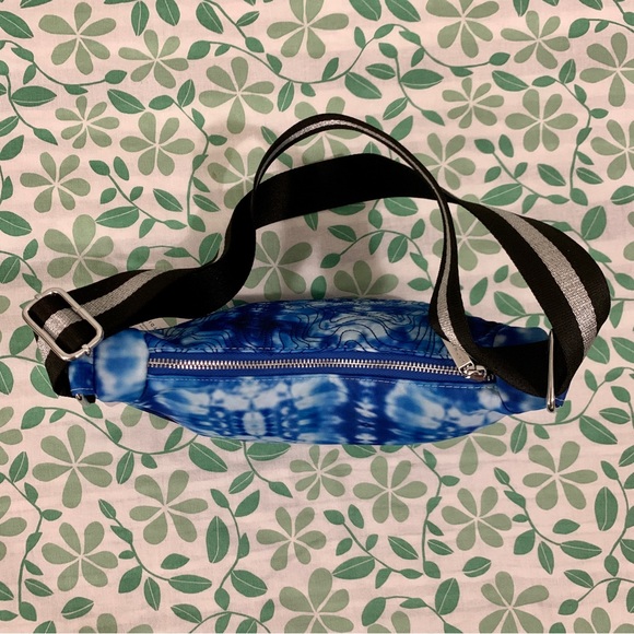 Skinnydip London Sling Indigo Crossbody Bag - Picture 4 of 13